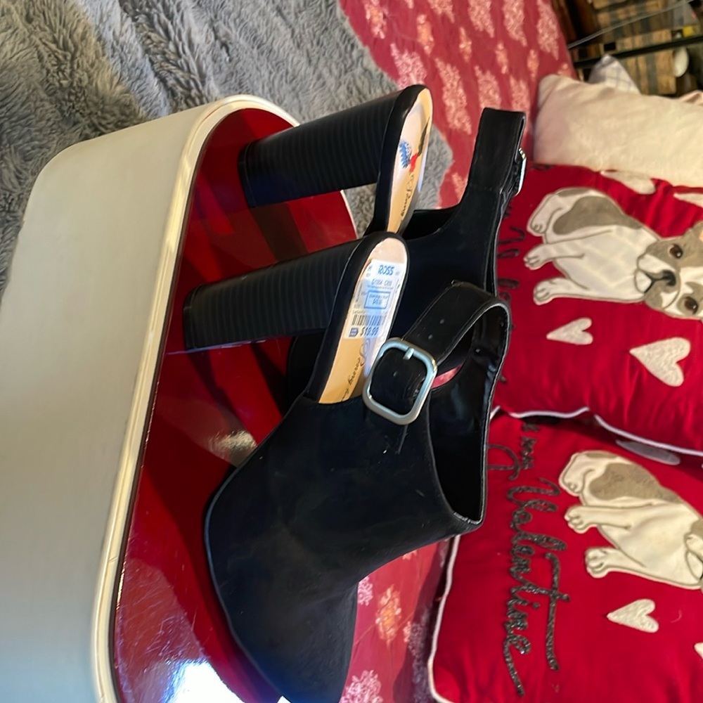 Heels, suede,